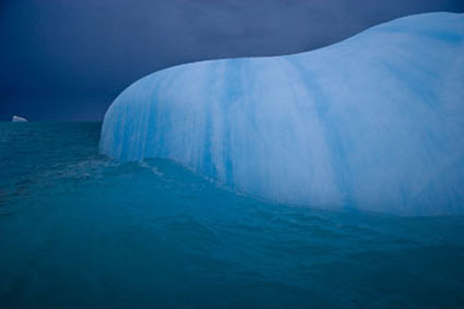 antarcticcurvilinariceberg2005